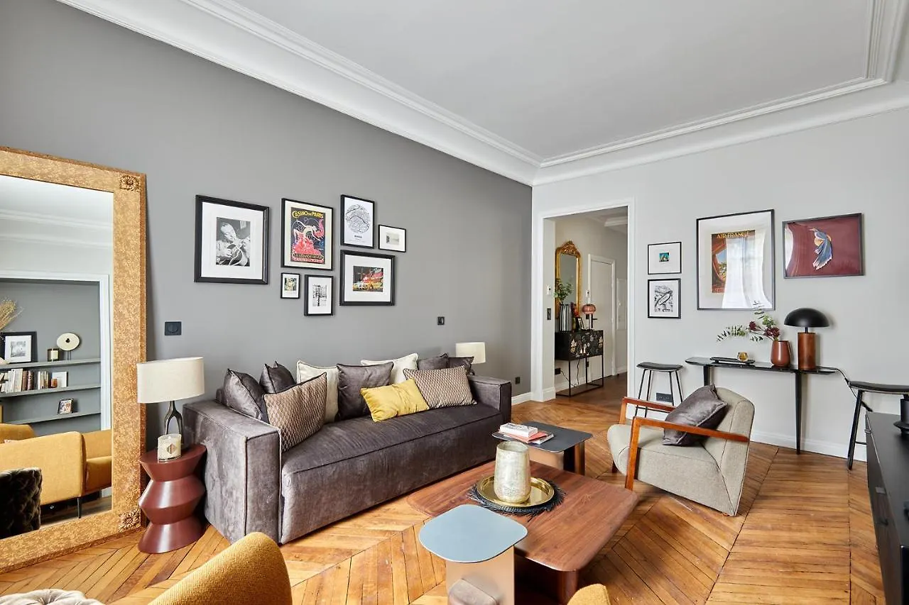 Residense Notre Dame De Paris By Studio Prestige