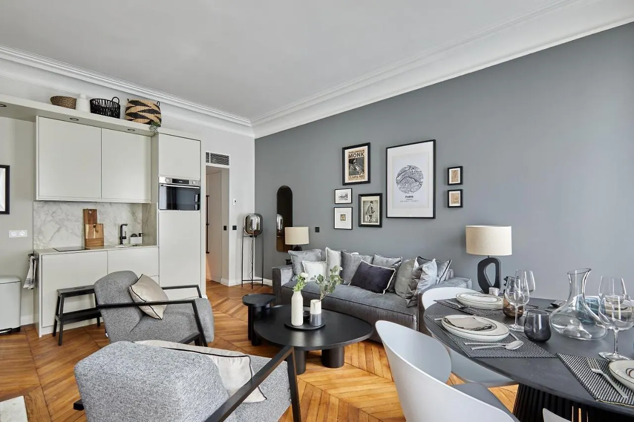 Residense Notre Dame De Paris By Studio Prestige