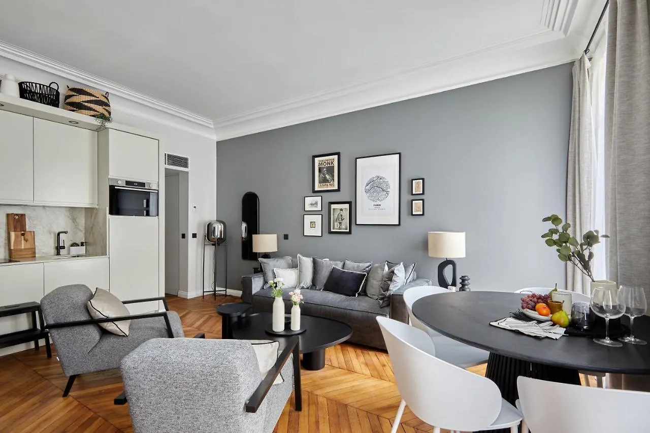 Residense Notre Dame De Paris By Studio Prestige